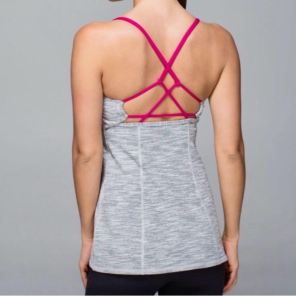 SALE‼️. REDUCED 25% OFF listed price $20.00. LULULEMON Dancing Warrior Tank SZ 8